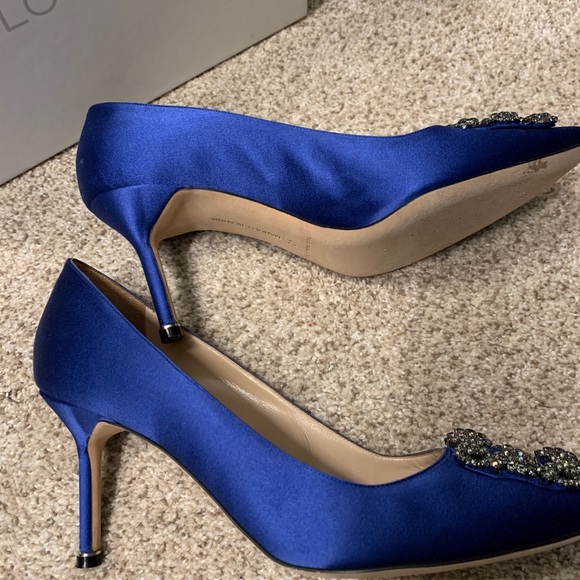 Authentic Manolo Blahnik Hangisi Heels - Picture 5 of 8